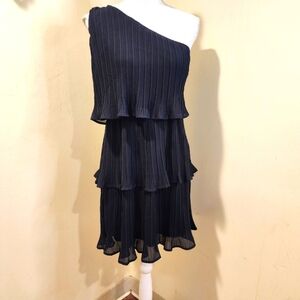ZESICS Elegant Black One-Shoulder Pleated Dress Size S